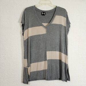 H by Bordeaux Short Sleeve V-Neck T-Shirt Size Large